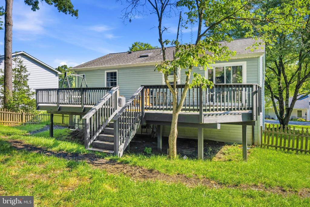 6810 ESTATE LANE
