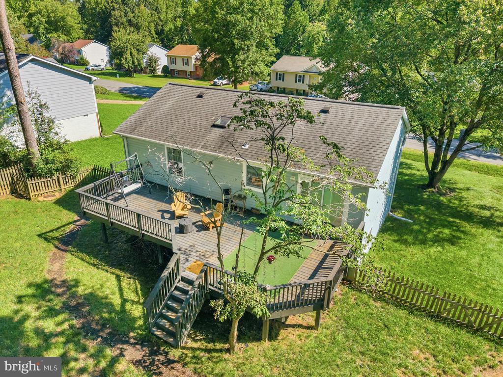 6810 ESTATE LANE