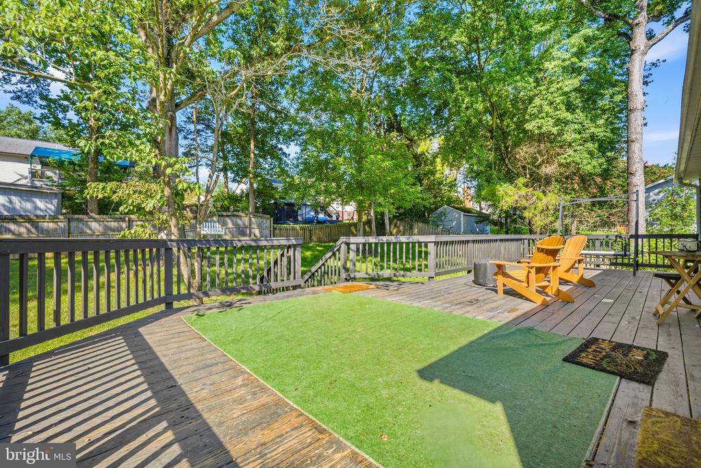 6810 ESTATE LANE