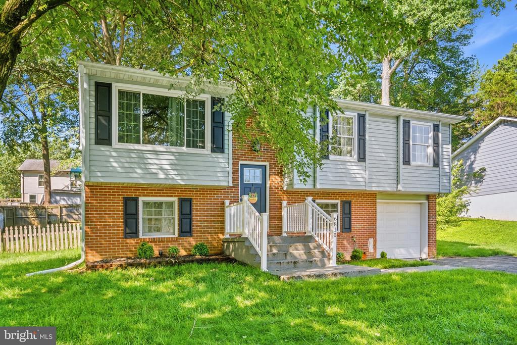 6810 ESTATE LANE