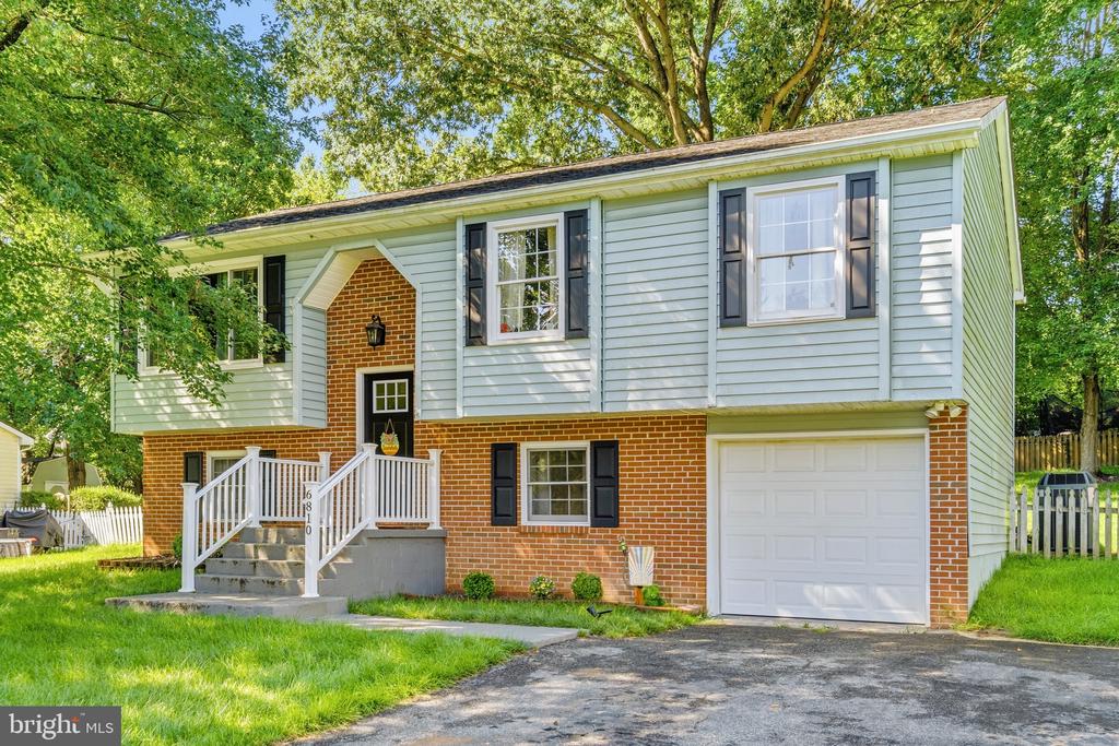 6810 ESTATE LANE