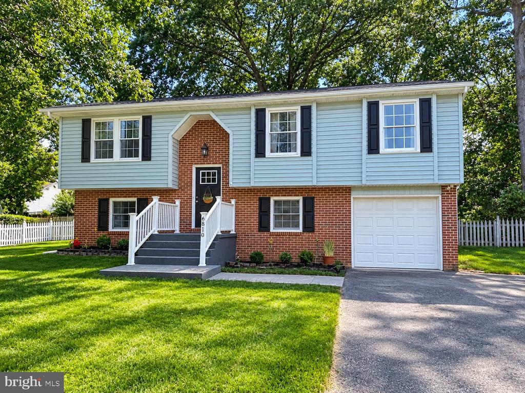 6810 ESTATE LANE