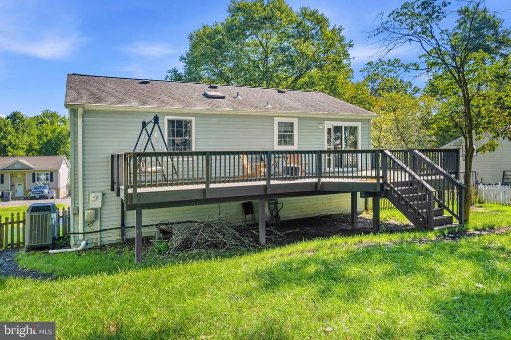 6810 ESTATE LANE