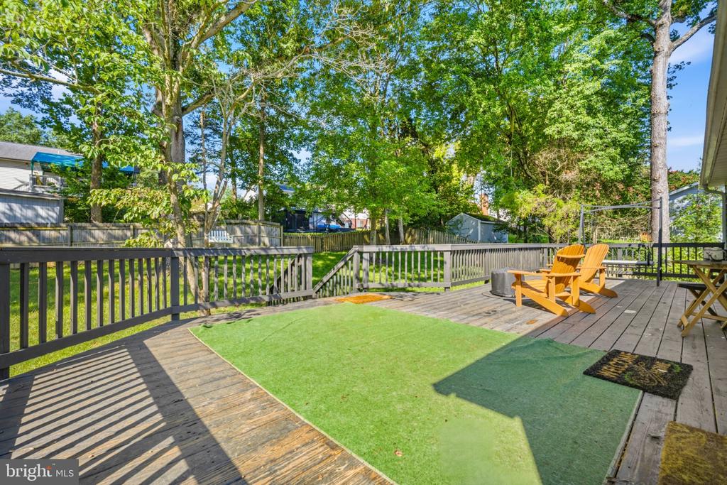 6810 ESTATE LANE