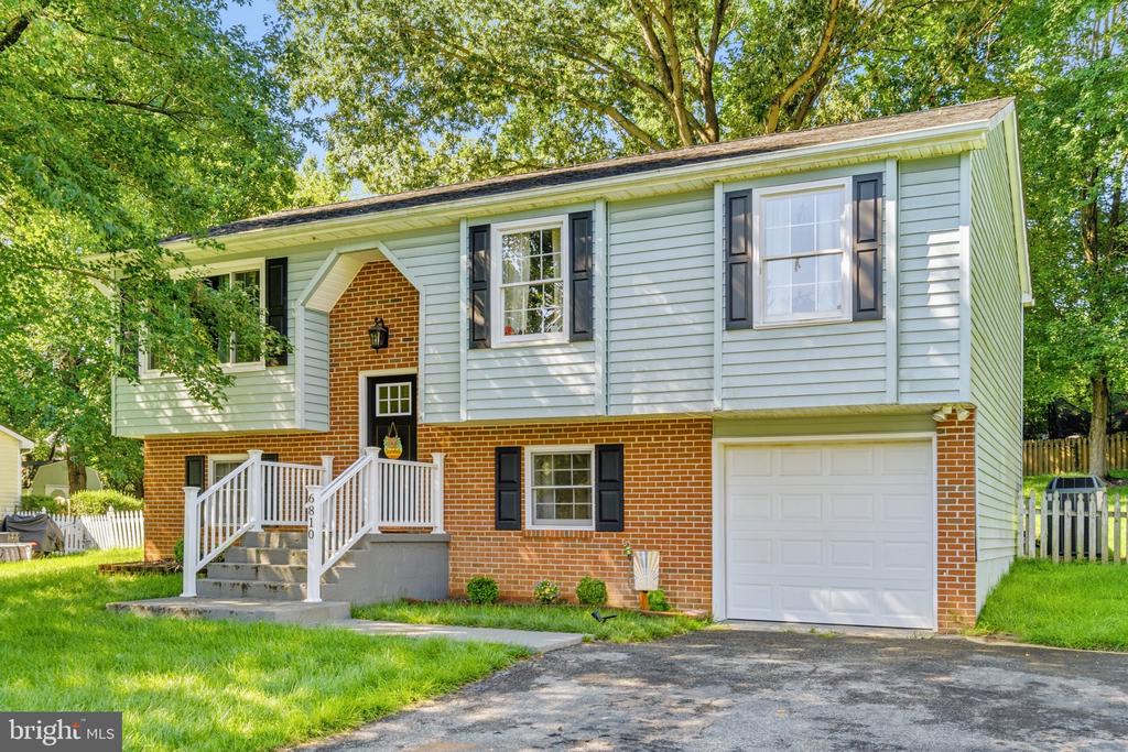 6810 ESTATE LANE