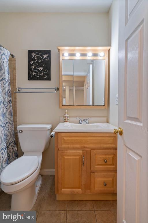 7 Aztec Dr