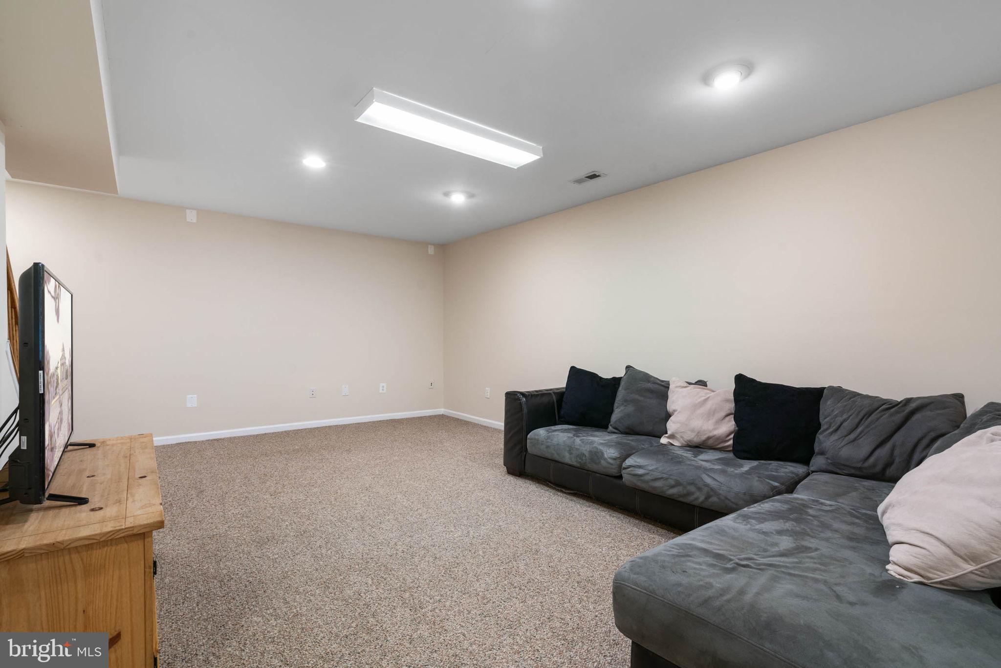 7 Aztec Dr