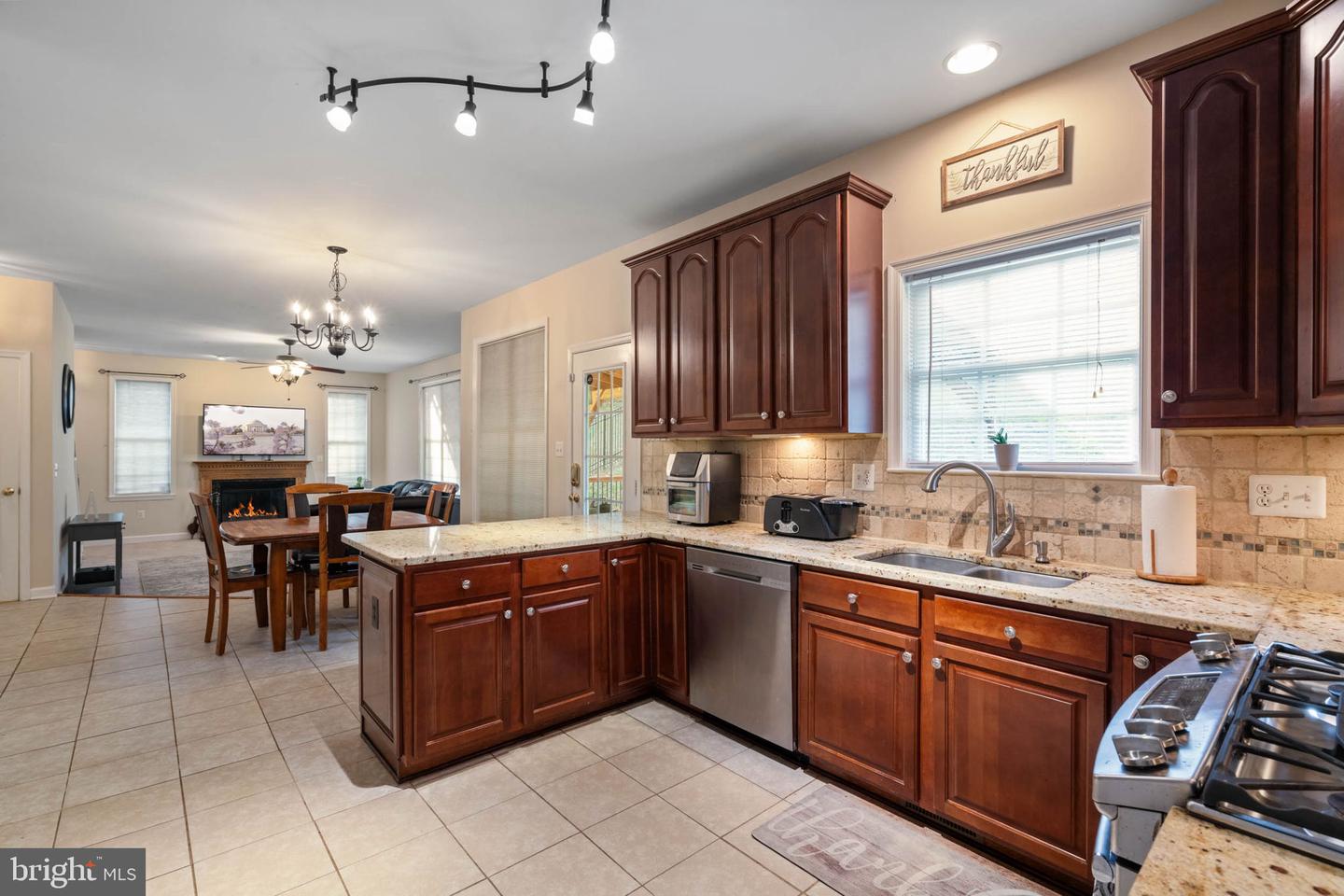 7 Aztec Dr