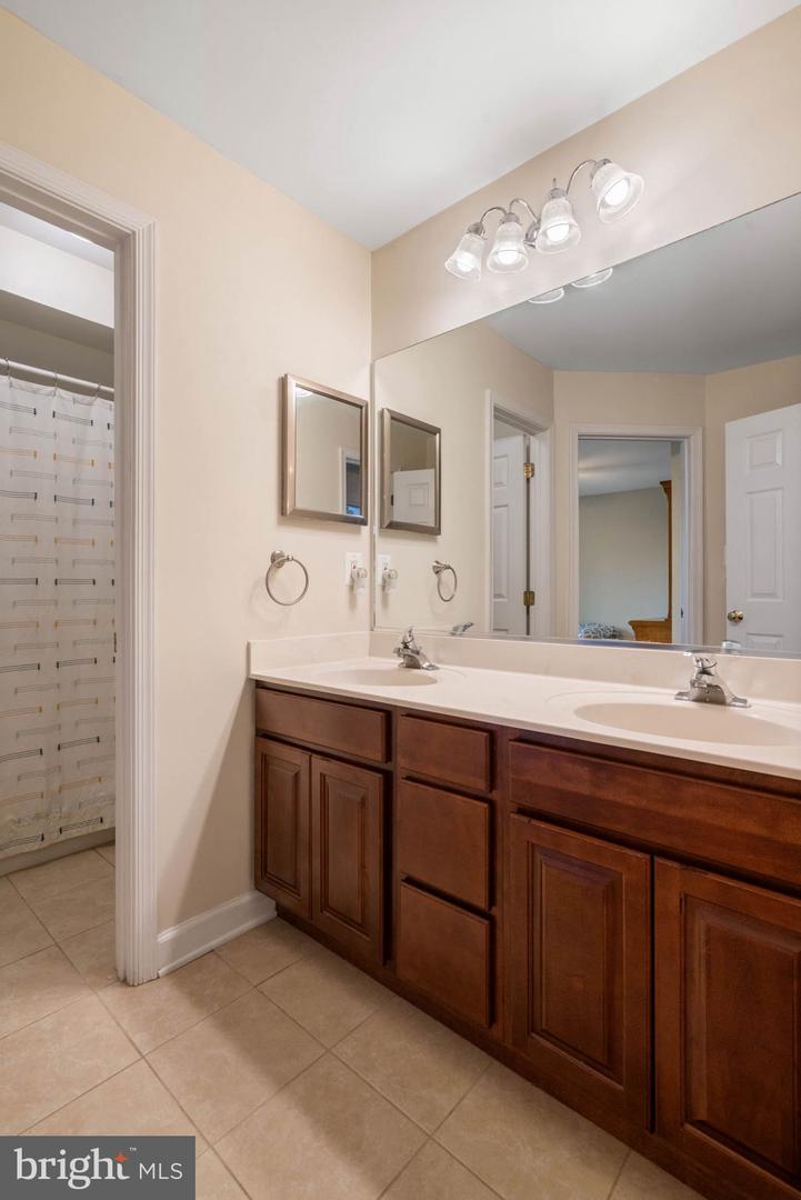 7 Aztec Dr