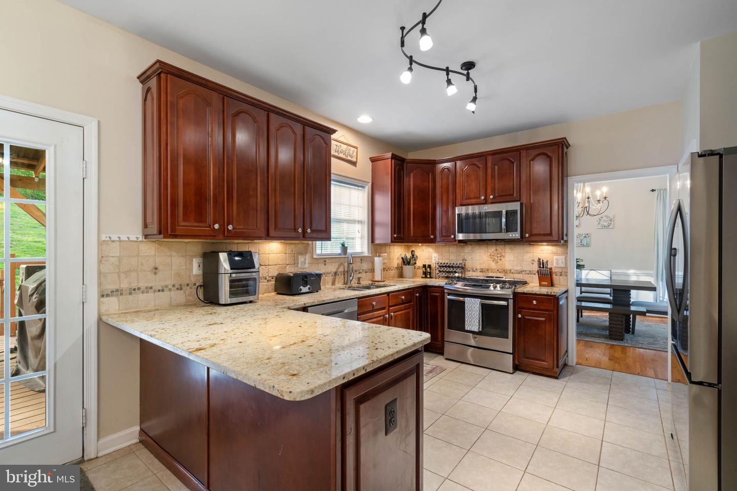 7 Aztec Dr