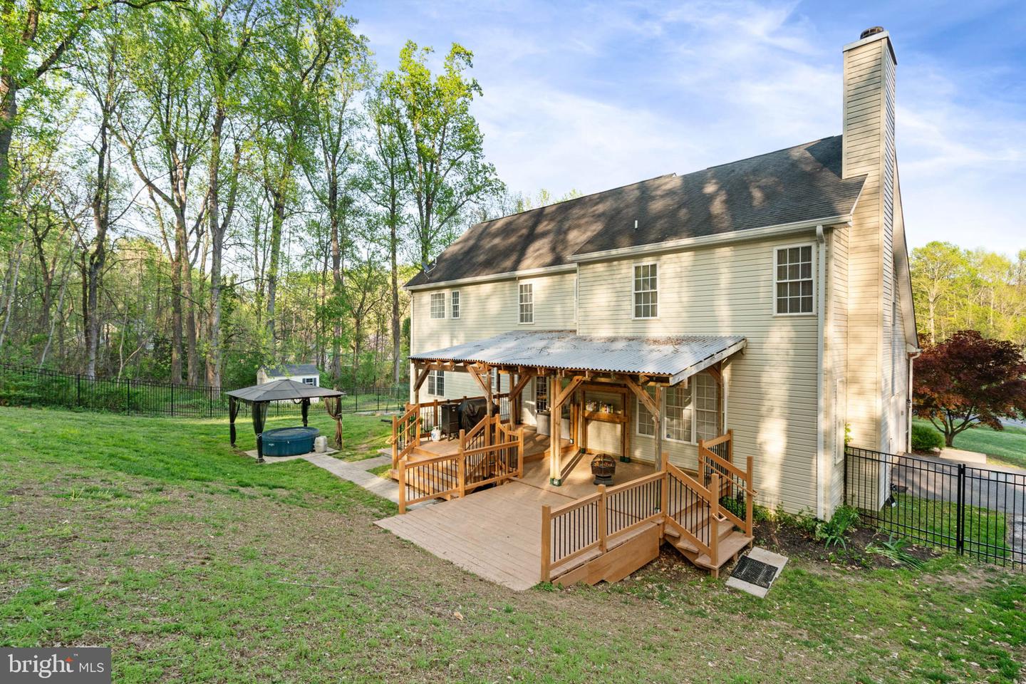 7 Aztec Dr