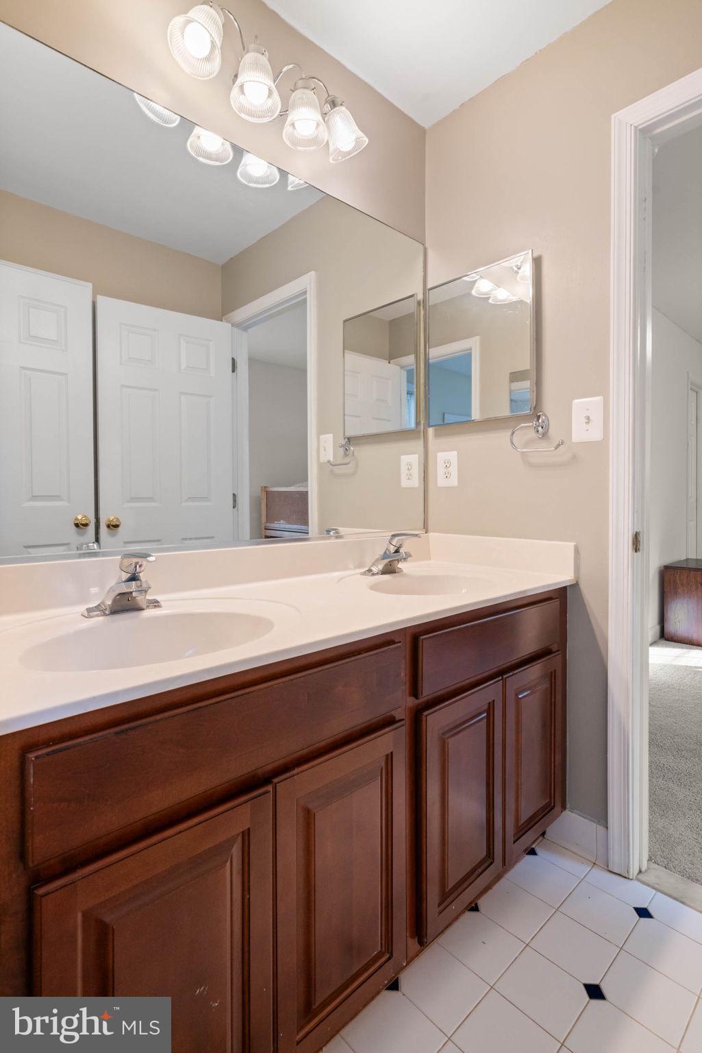 7 Aztec Dr