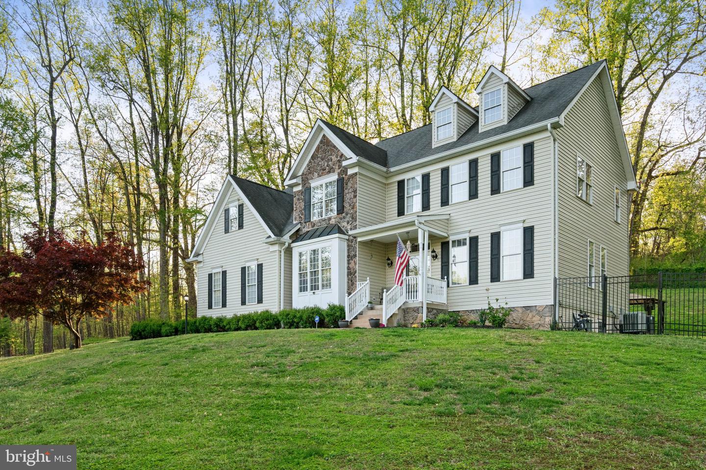 7 Aztec Dr