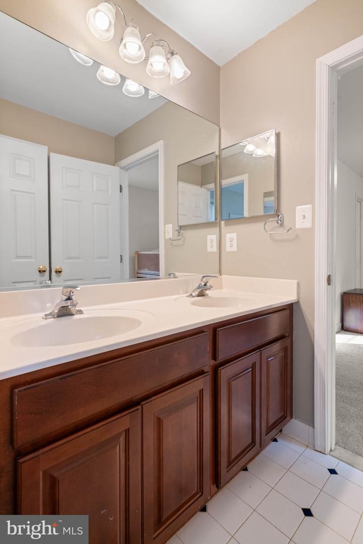 7 Aztec Dr