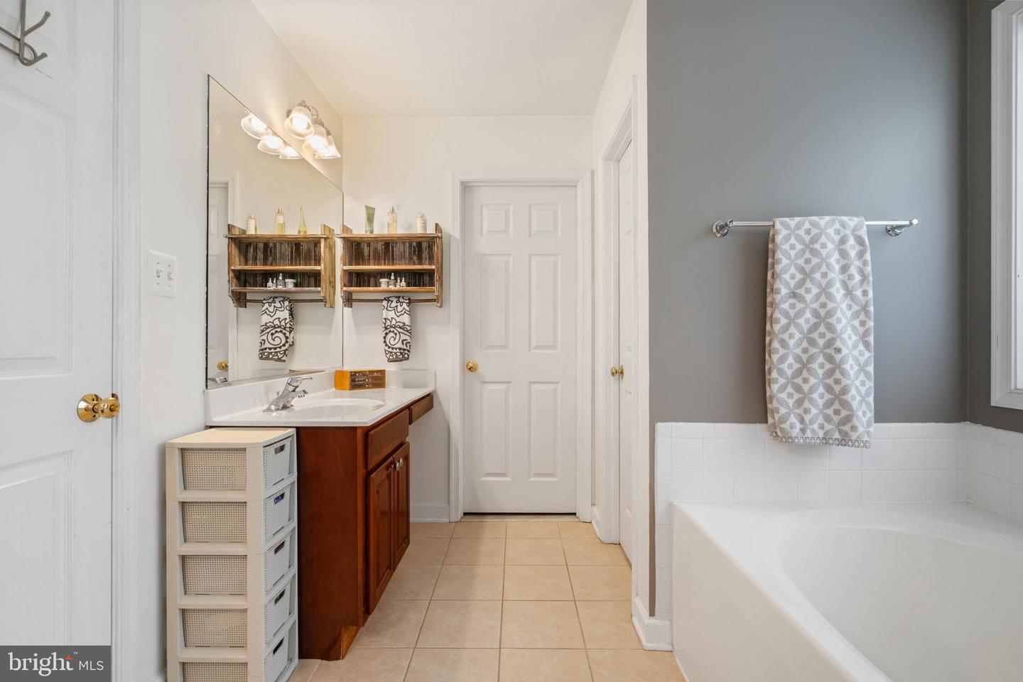 7 Aztec Dr