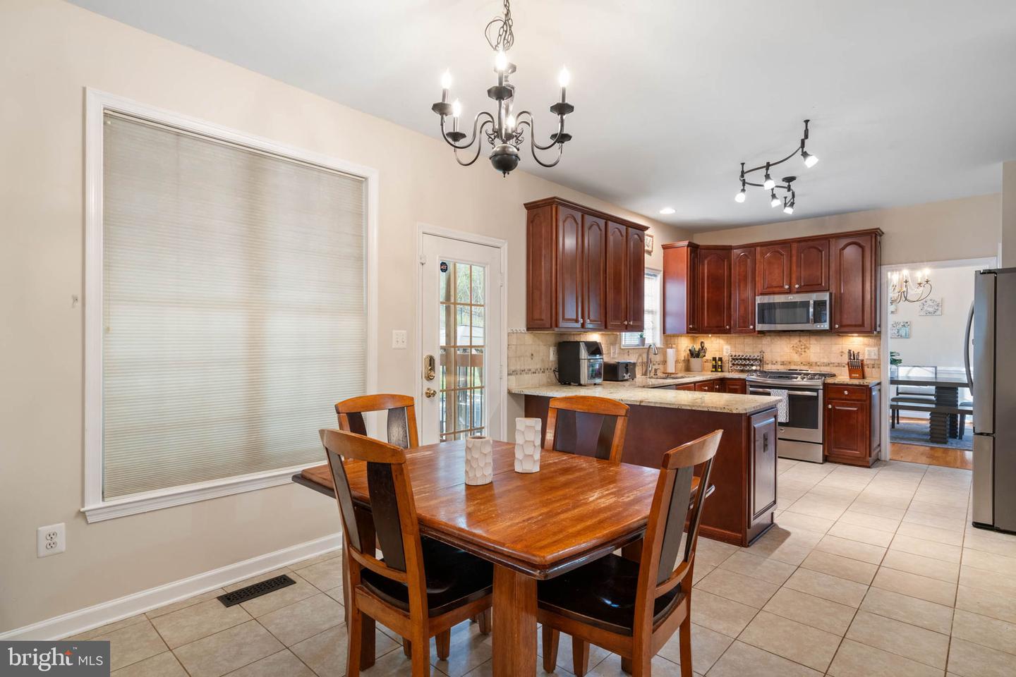 7 Aztec Dr