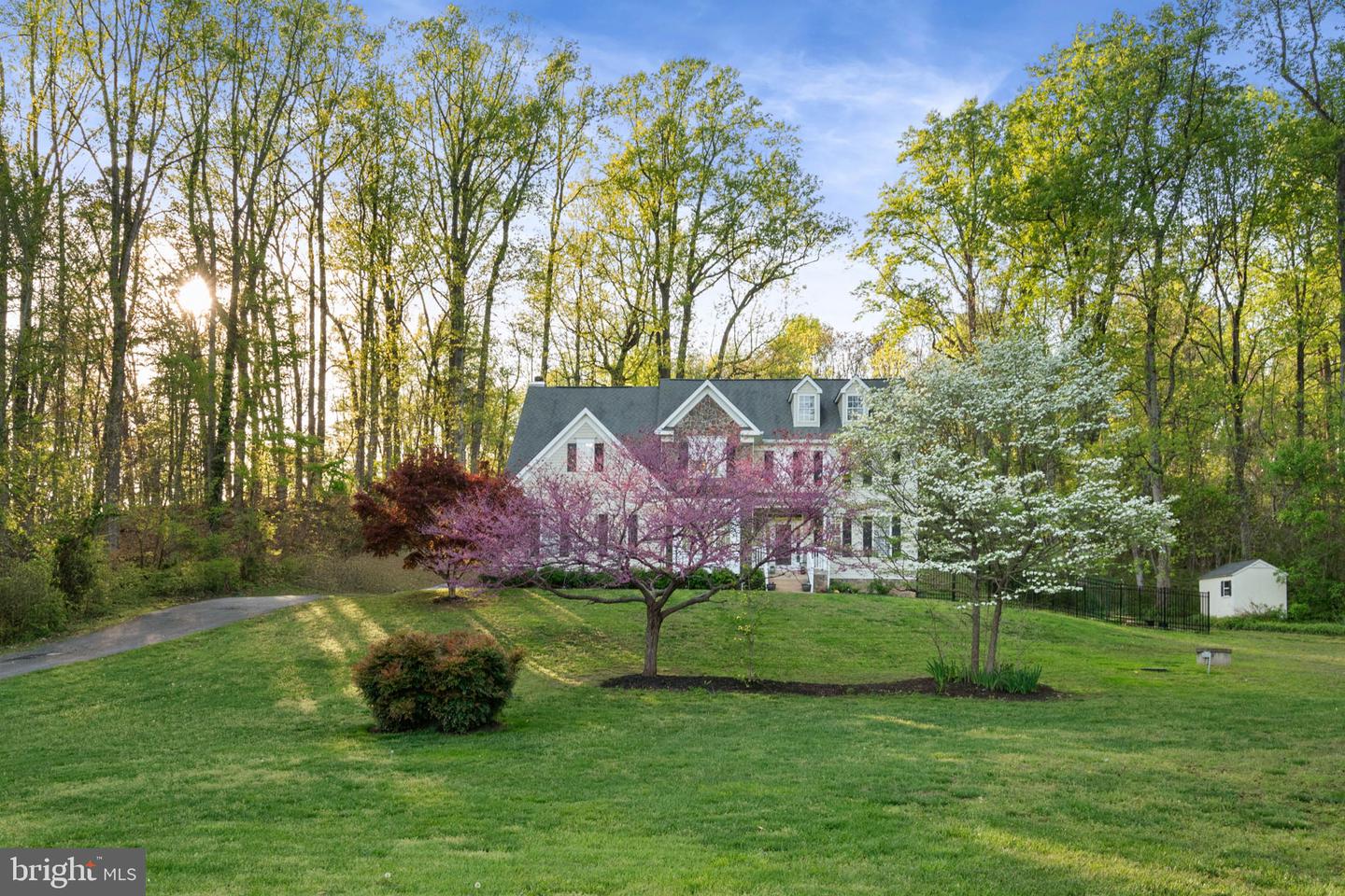 7 Aztec Dr