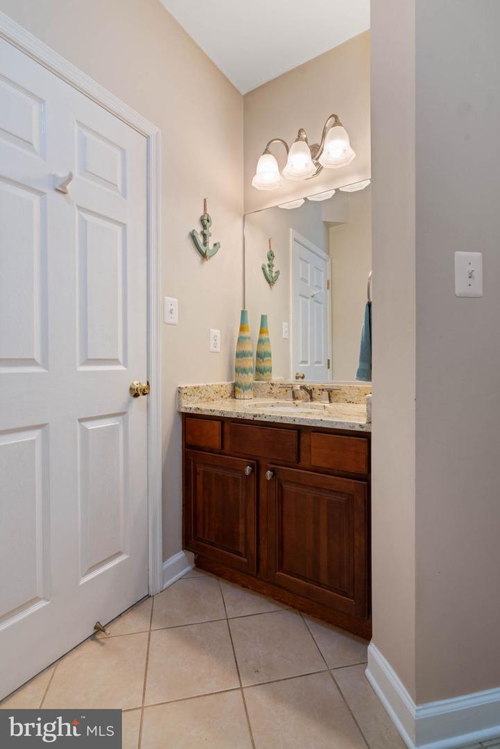 7 Aztec Dr