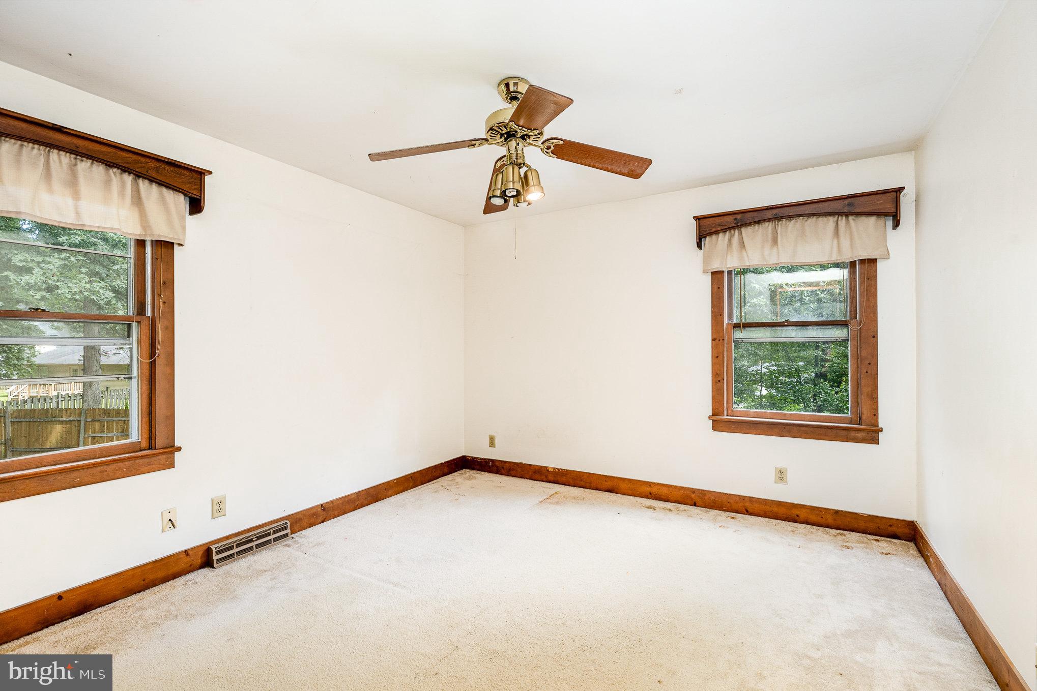1032 ISABELLA DRIVE