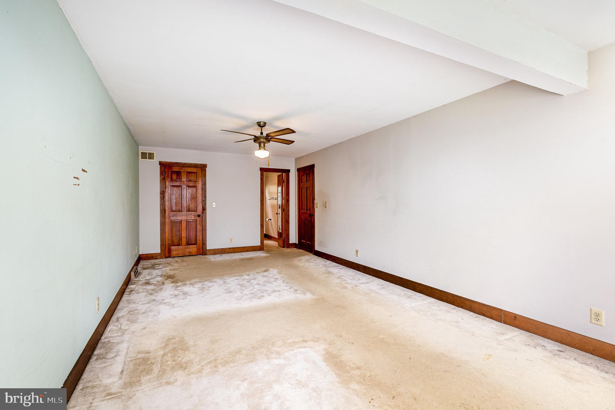 1032 ISABELLA DRIVE