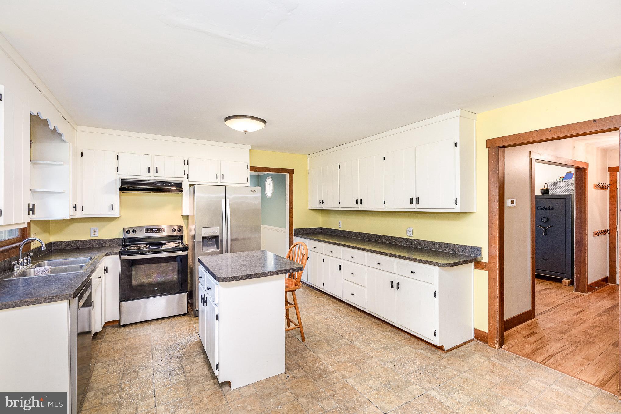 1032 ISABELLA DRIVE