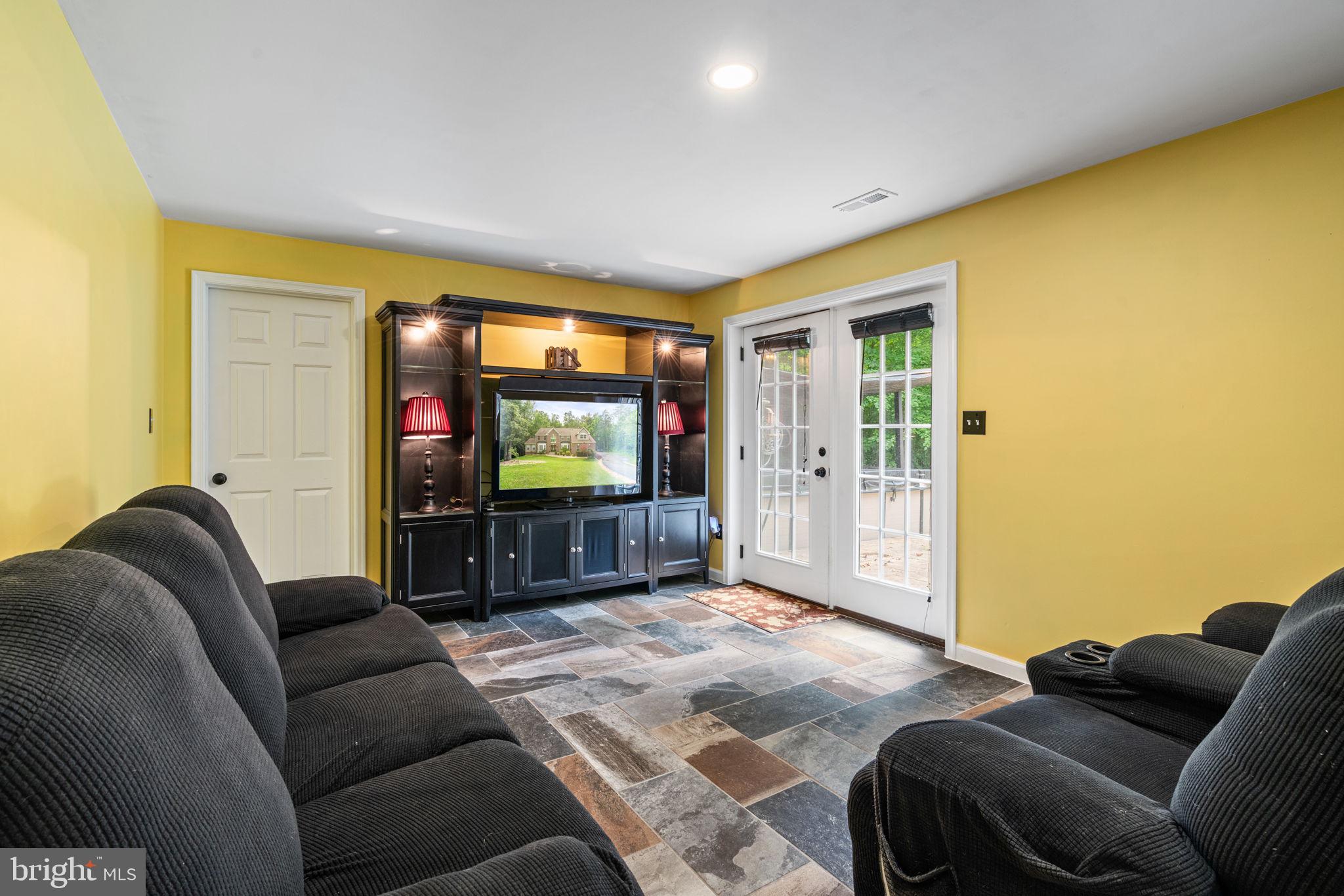 123 ARDEN LANE