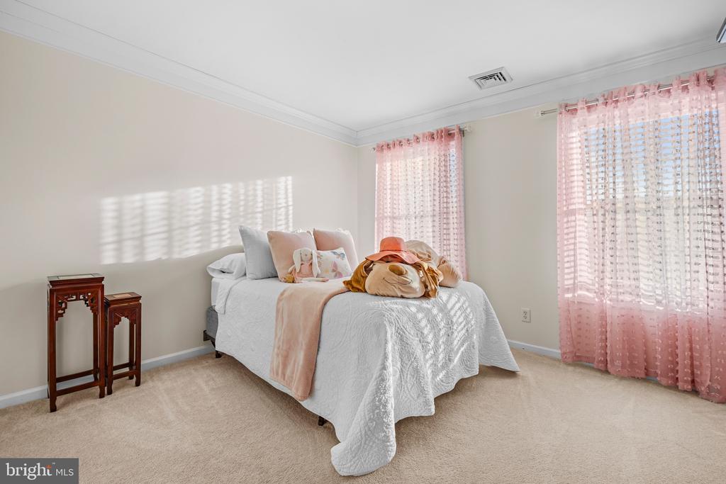 8 CARLSBAD DRIVE