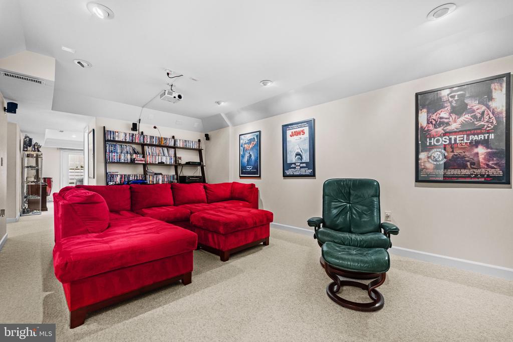 8 CARLSBAD DRIVE