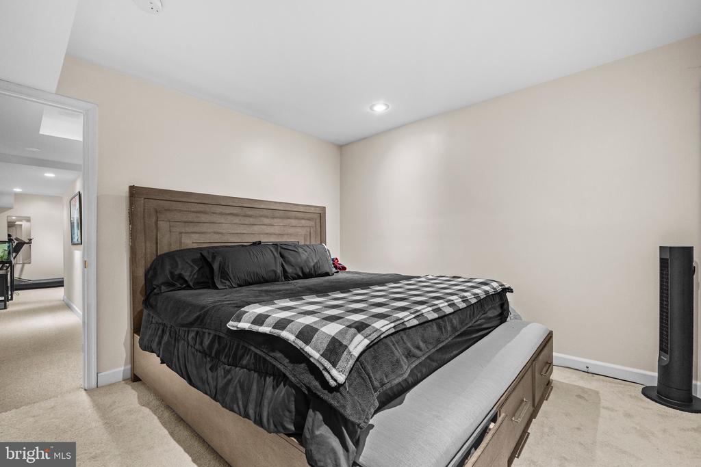 8 CARLSBAD DRIVE