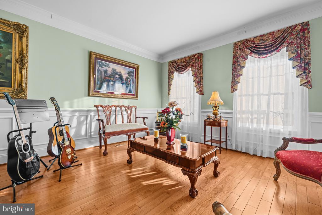 8 CARLSBAD DRIVE