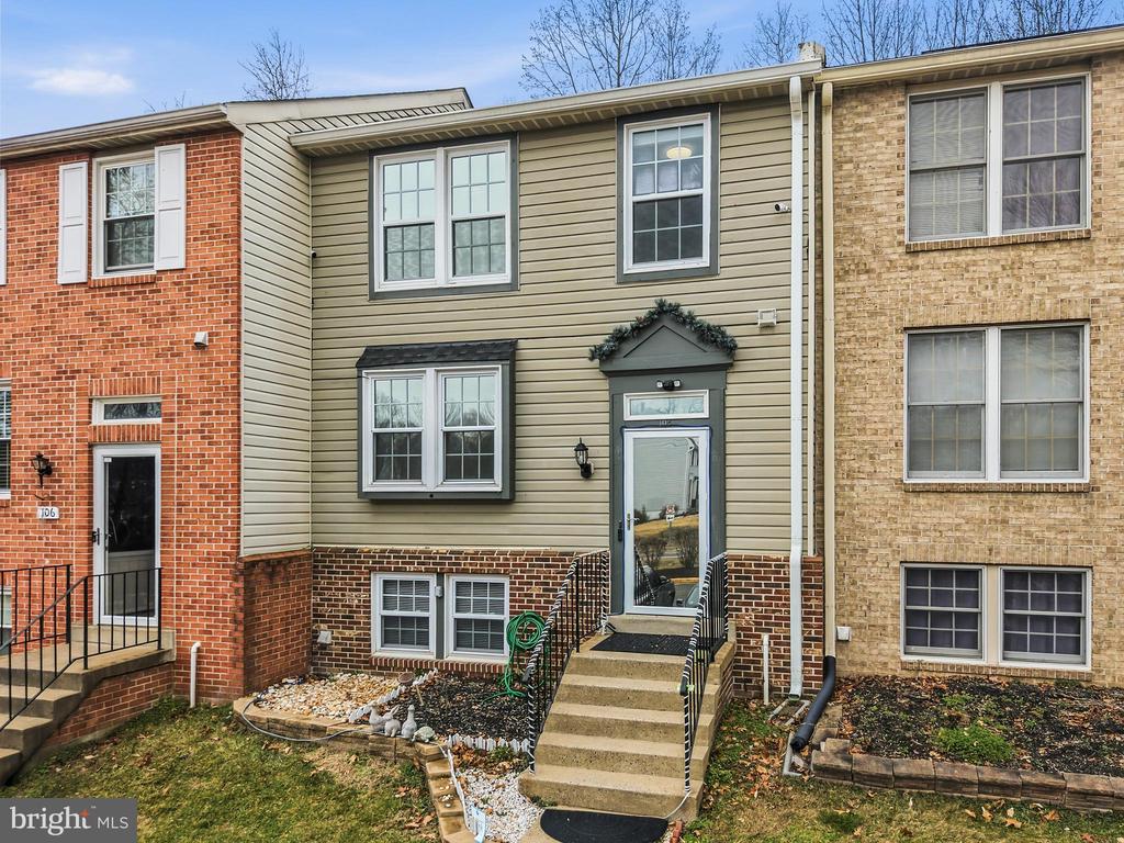 104 BARKSDALE PLACE