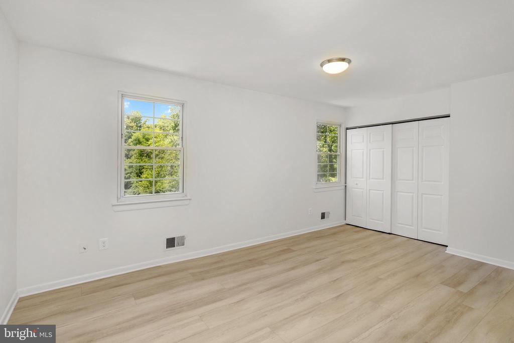 1132 JAMES MADISON CIRCLE