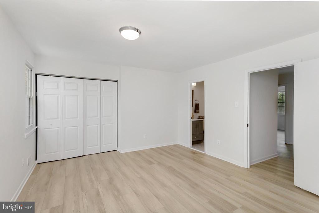 1132 JAMES MADISON CIRCLE