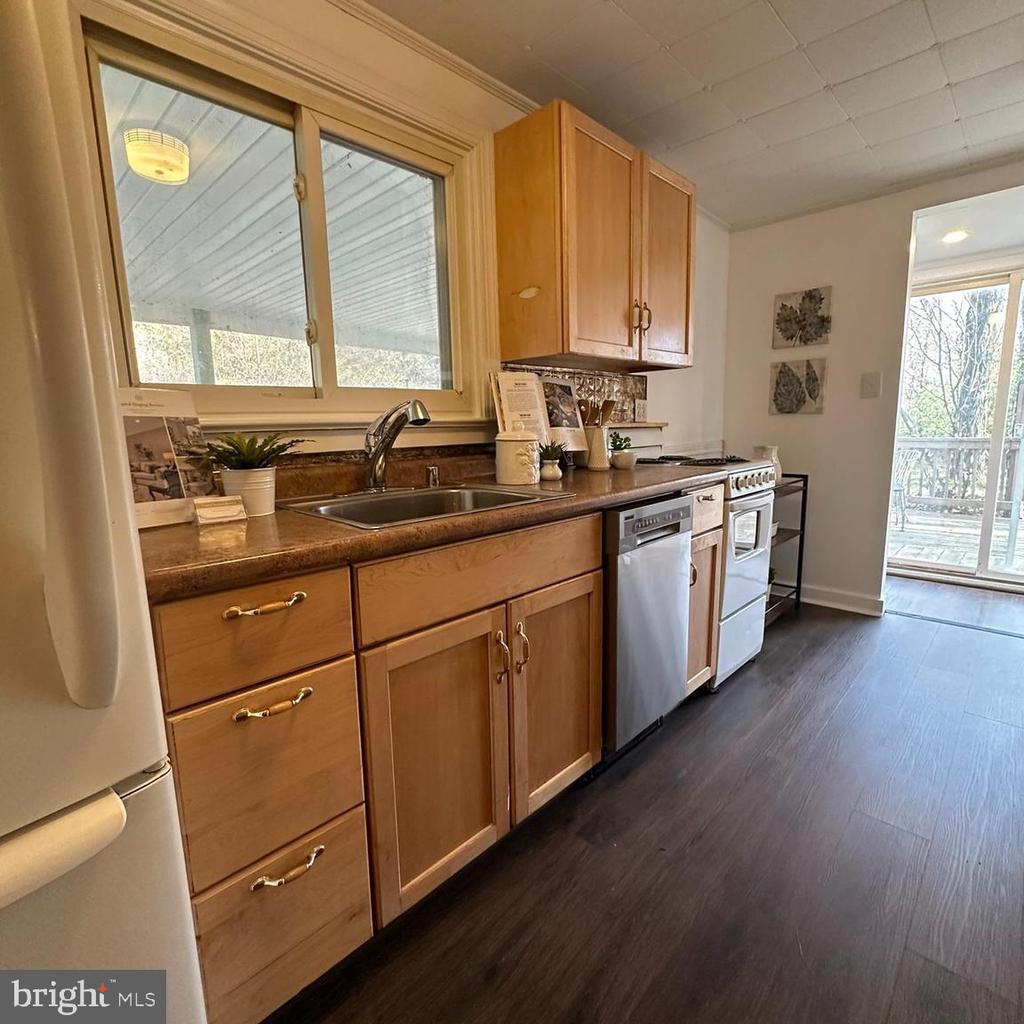 572 BIFROST WAY