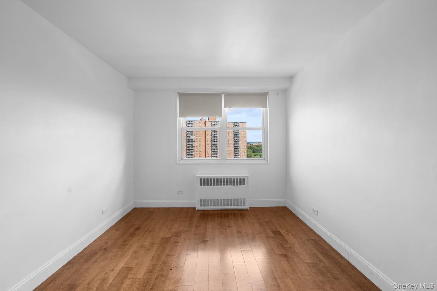 820 Boynton Avenue Unit: 11 K