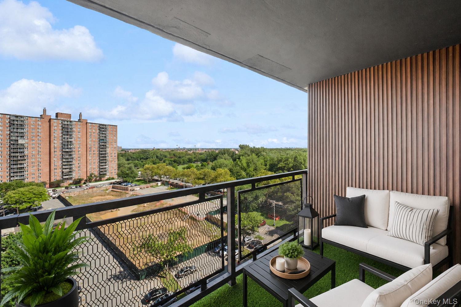 820 Boynton Avenue Unit: 11 K