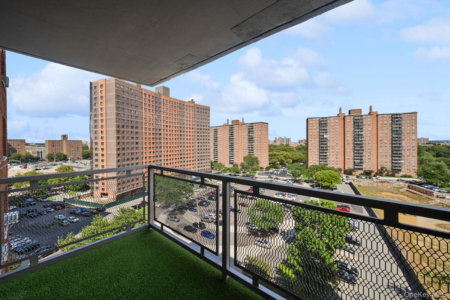 820 Boynton Avenue Unit: 11 K