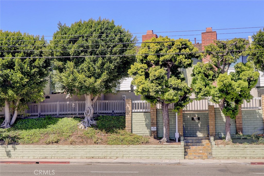1317 Aviation Boulevard 6