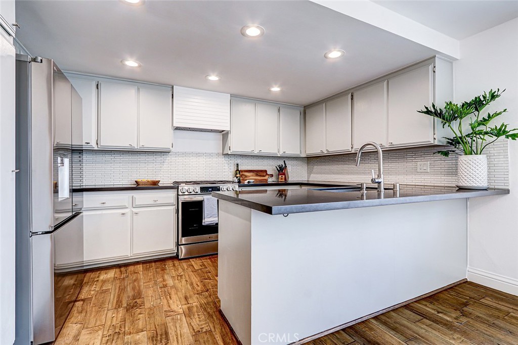 1317 Aviation Boulevard 6