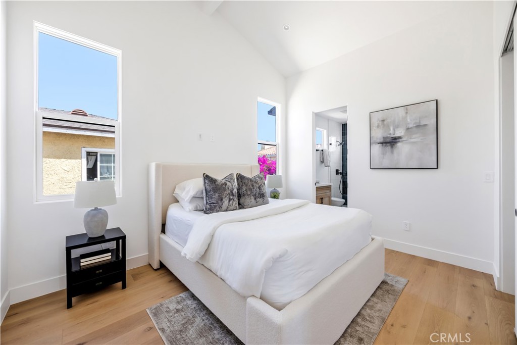 2102 Marshallfield Lane B