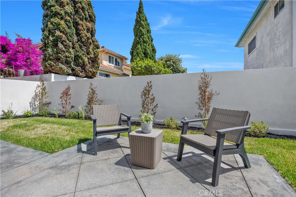 2102 Marshallfield Lane B