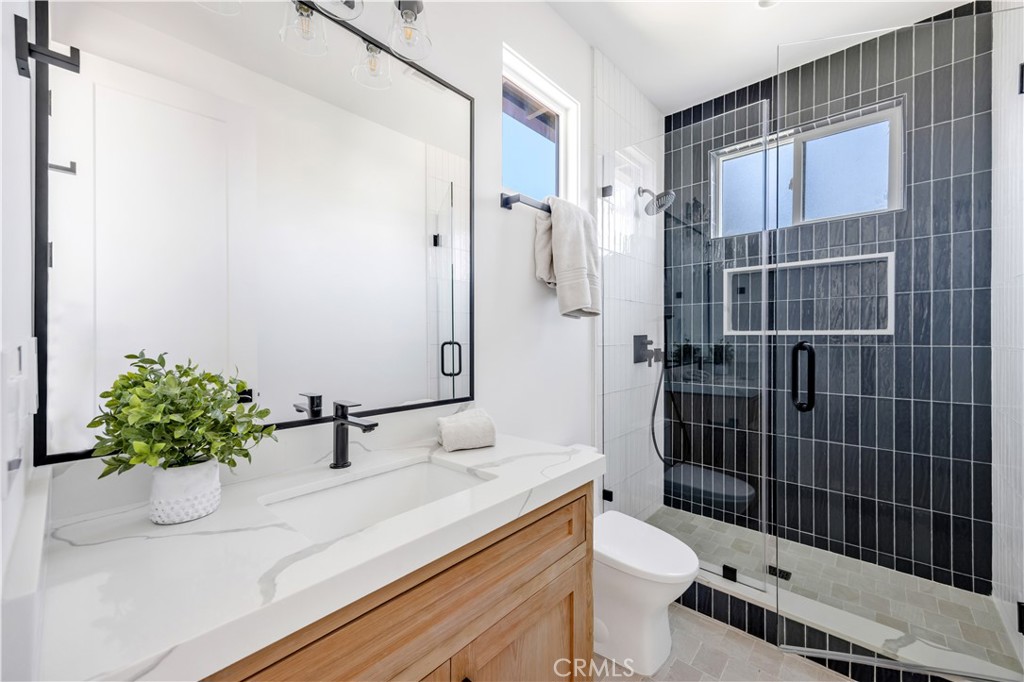 2102 Marshallfield Lane B