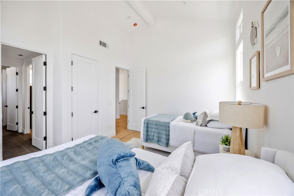 2102 Marshallfield Lane B