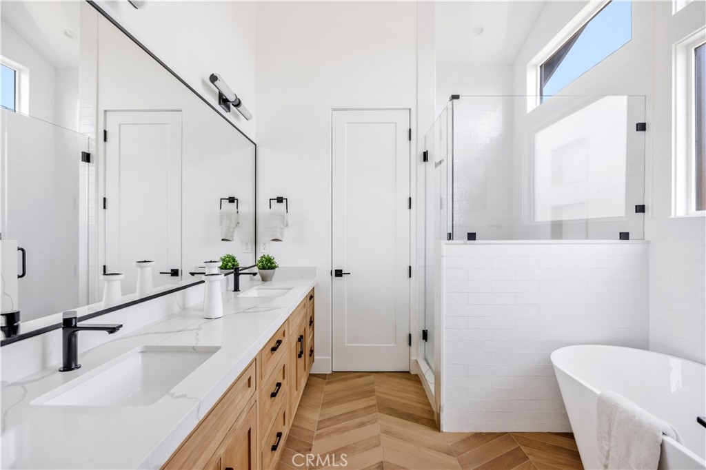 2102 Marshallfield Lane B