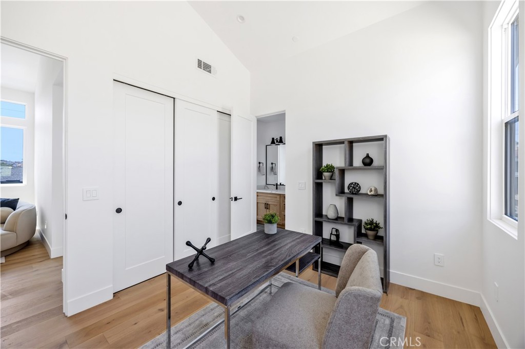 2102 Marshallfield Lane B