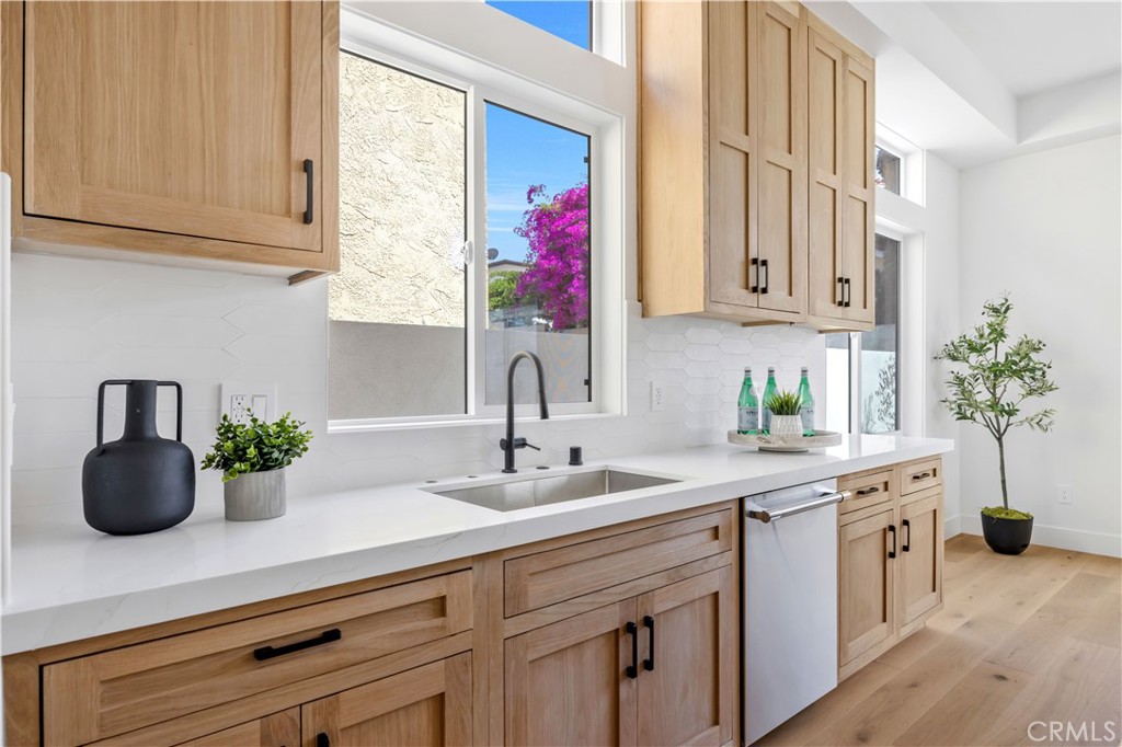 2102 Marshallfield Lane B