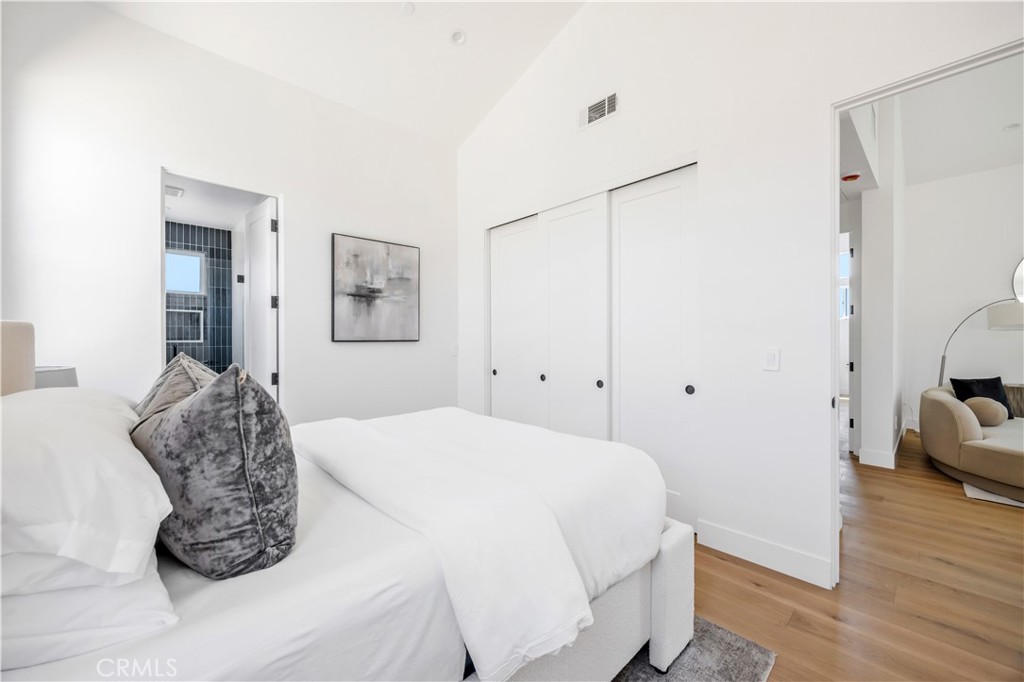 2102 Marshallfield Lane B