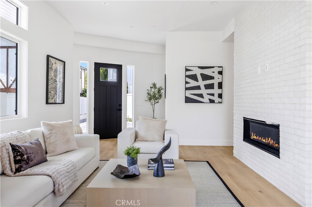 2102 Marshallfield Lane B