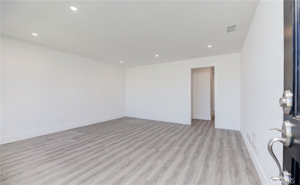 4548 W 156th Street