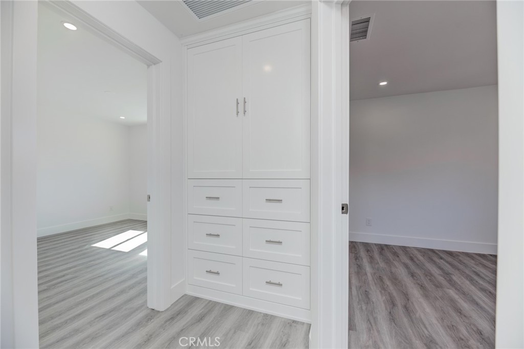 4548 W 156th Street